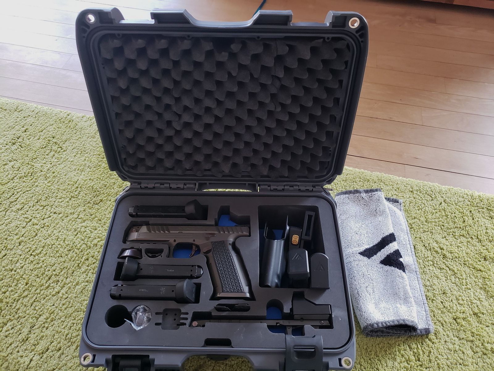 Laugo Arms Alien Creator 500 Limited Edition – Vollständiges Set, 9 mm Luger, absolut neuwertig