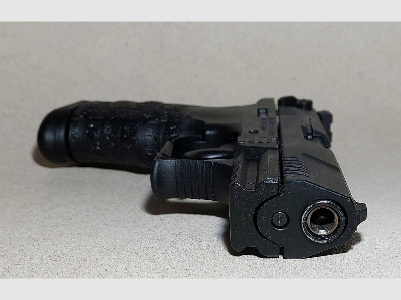 Walther P22Q Schreckschuss Pistole 9mm P.A.K. schwarz mit 2 Magazinen (PTB 778)