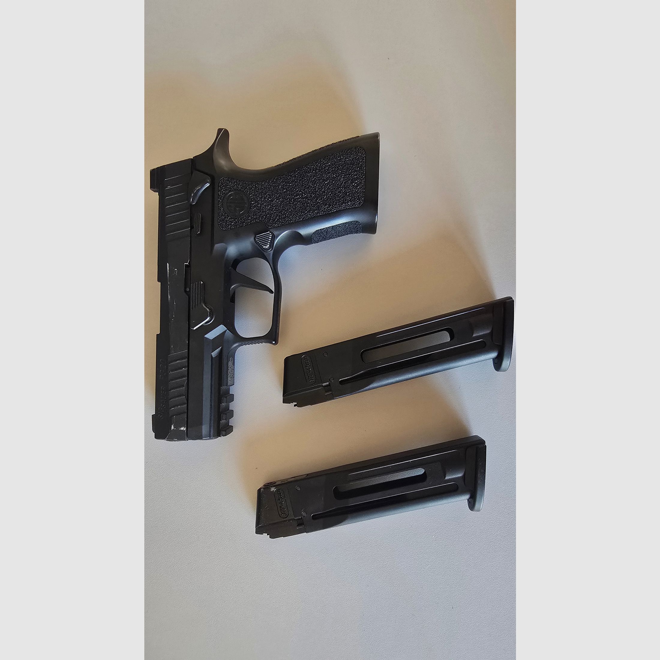 Sig Sauer zestaw - 4,5mm CO2 Sig Sauer P320 X Carry & P365 oraz akcesoria