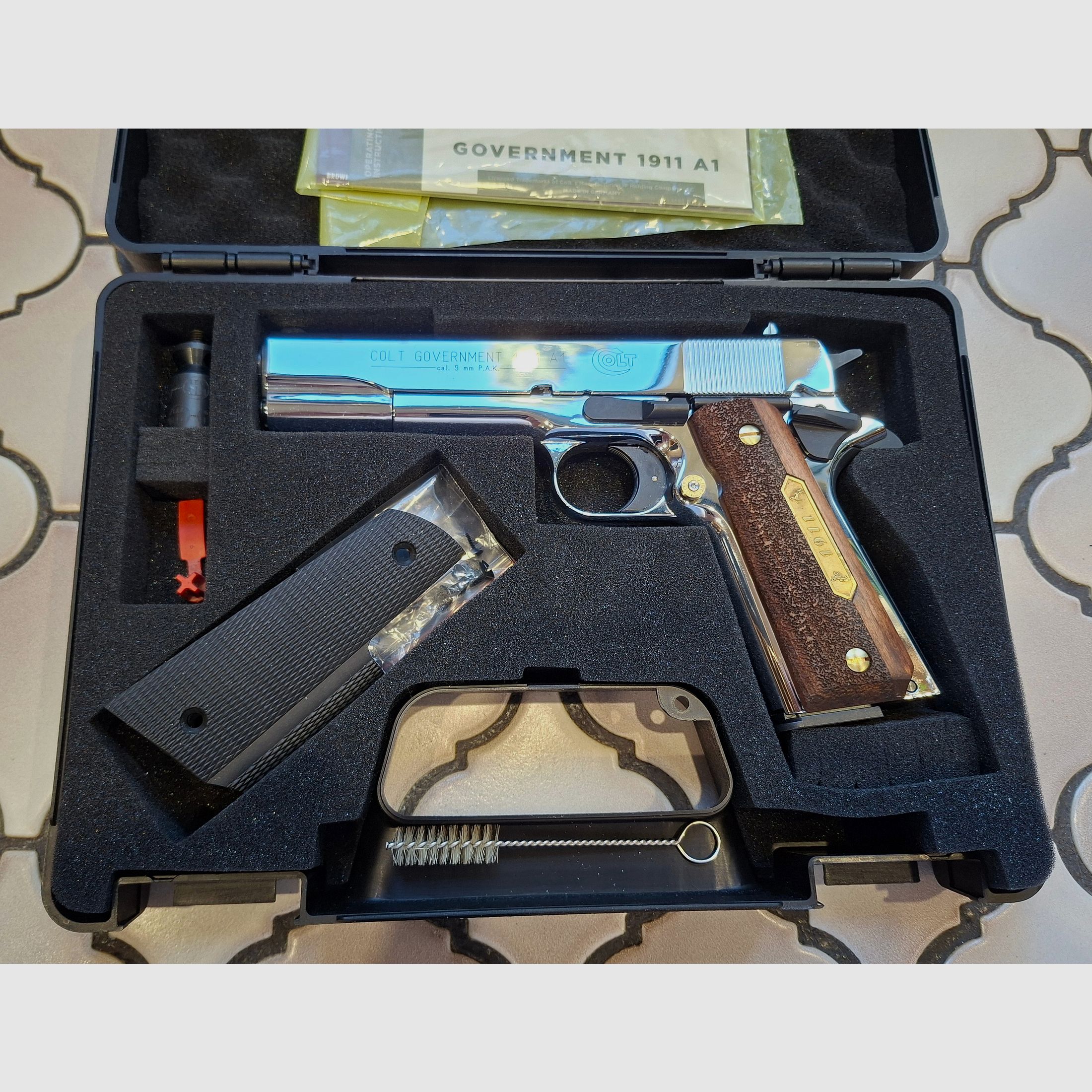 Colt 1911 Chrom, nowy, nie strzelany, długa prowadnica sprężyny, przedmiot kolekcjonerski. Cena do negocjacji!