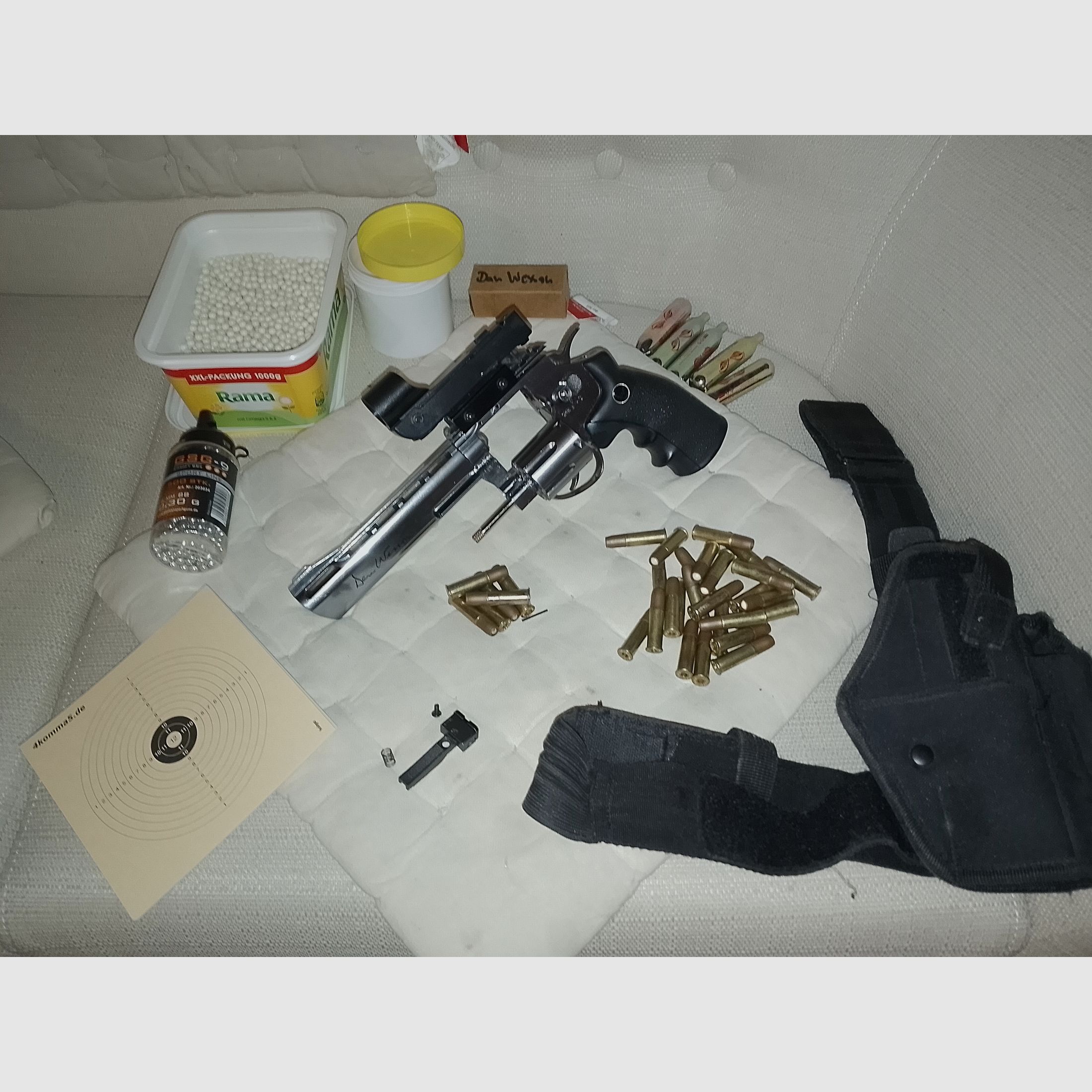 Dan Wesson co2 Revolver 6mm Set 31 Ladepatronen Red dot Visier Holster + viel bb's + Stahlkugeln 