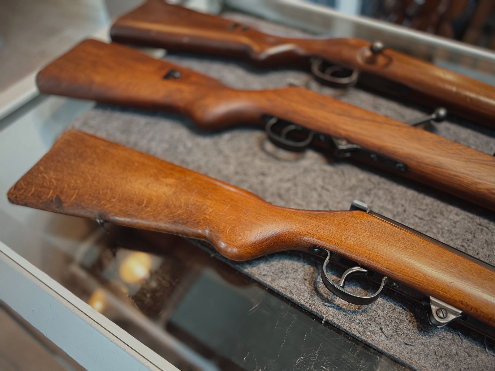 Conjunto de armas históricas – Suhl W625C (.22 l.r.) y 2× Haenel Sportmodell 33 Patente Schmeisser