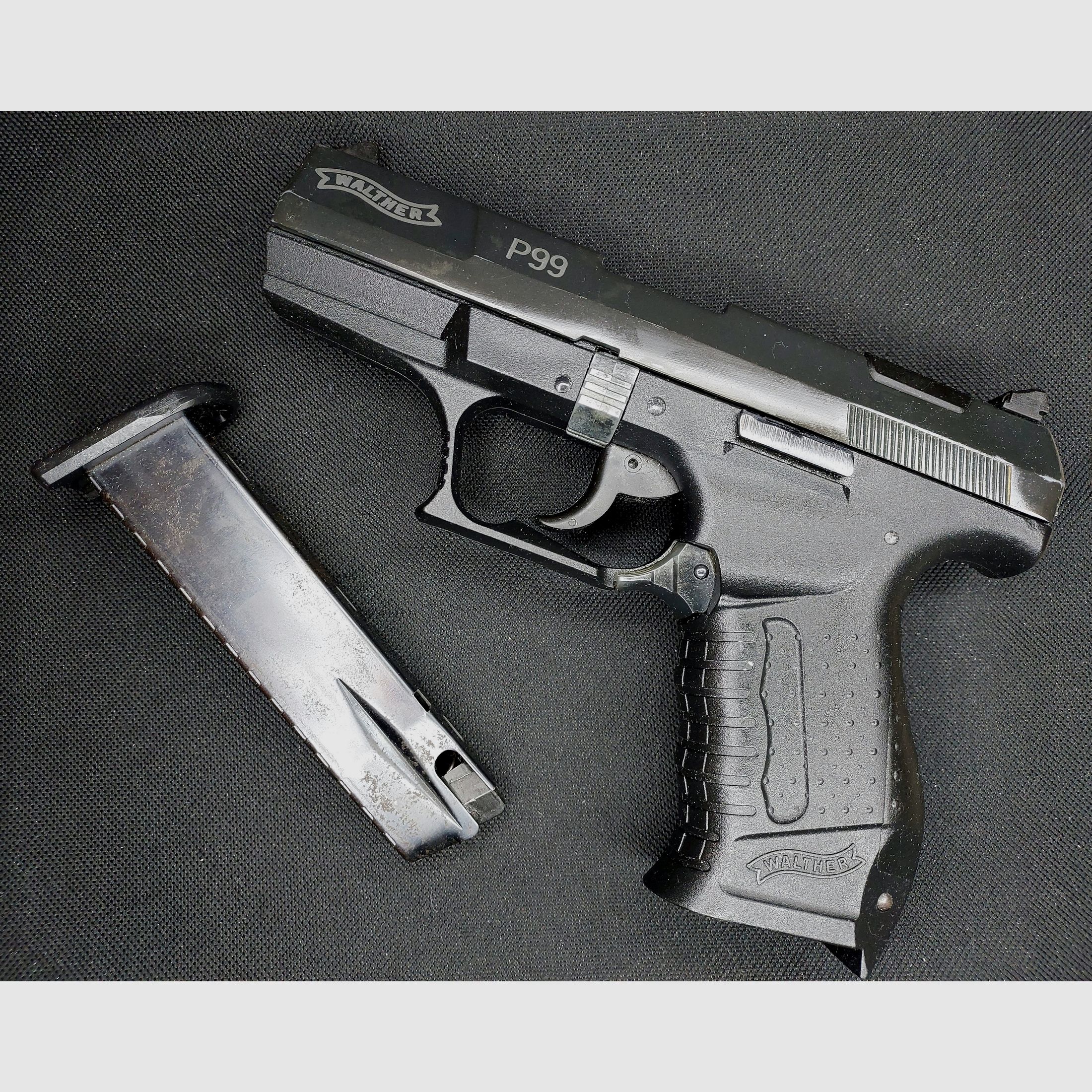 Walther P99 blank firing pistol 9mm P.A.K. (PTB 762) P 99