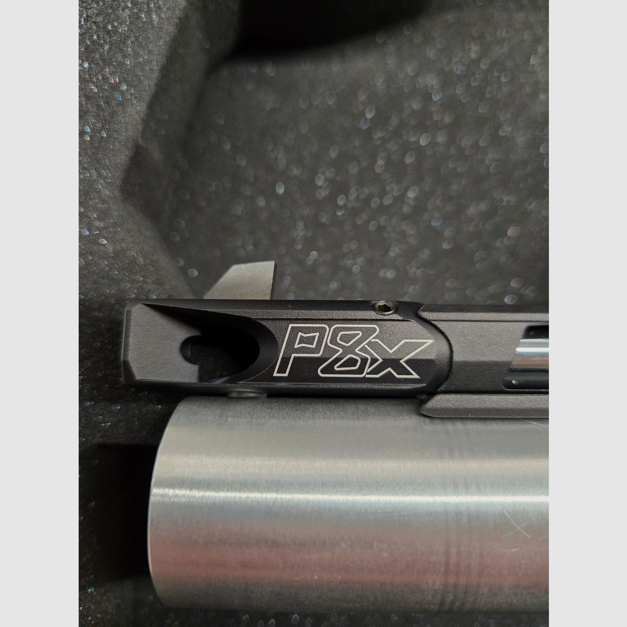 Match air pistol Feinwerkbau P8X (grip M) as good as new with accessories