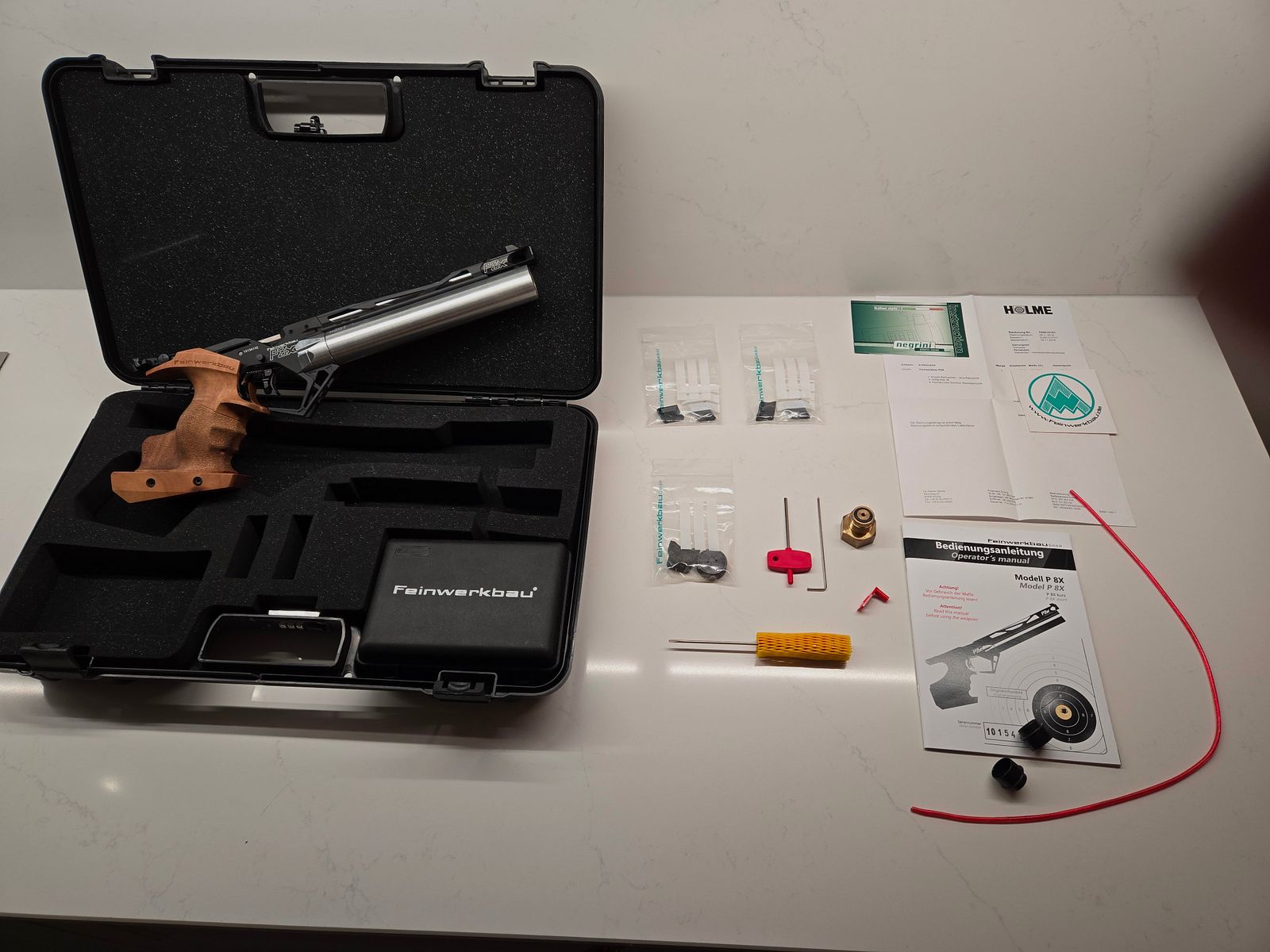 Match air pistol Feinwerkbau P8X (grip M) as good as new with accessories