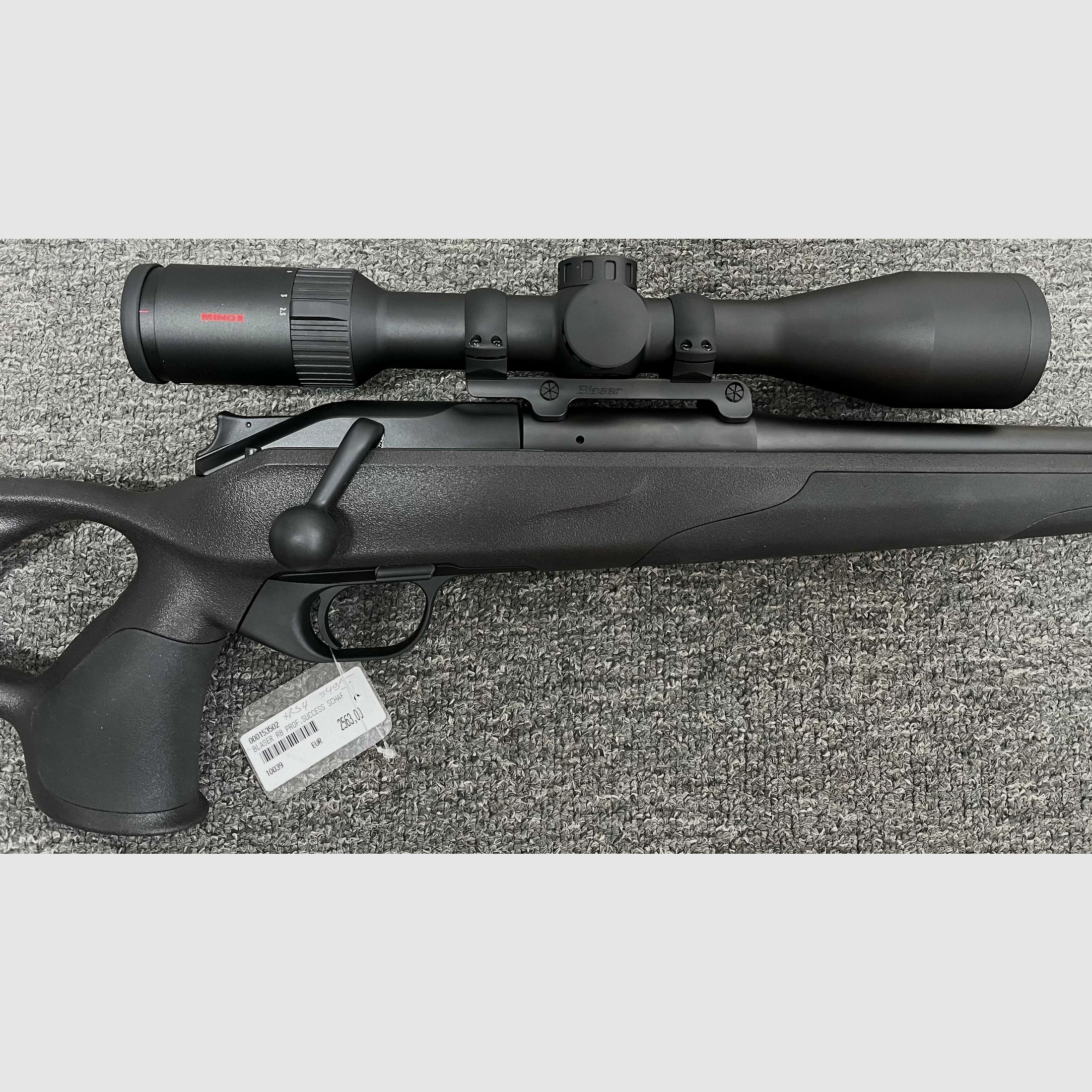 Blaser R8 Professional Succes + Minox RS4 2,5-10x50 + Blaser Sattelmontage