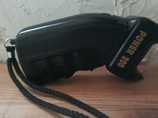 Électrochoc 200 avec approbation PTB sans carton Neuf avec batterie