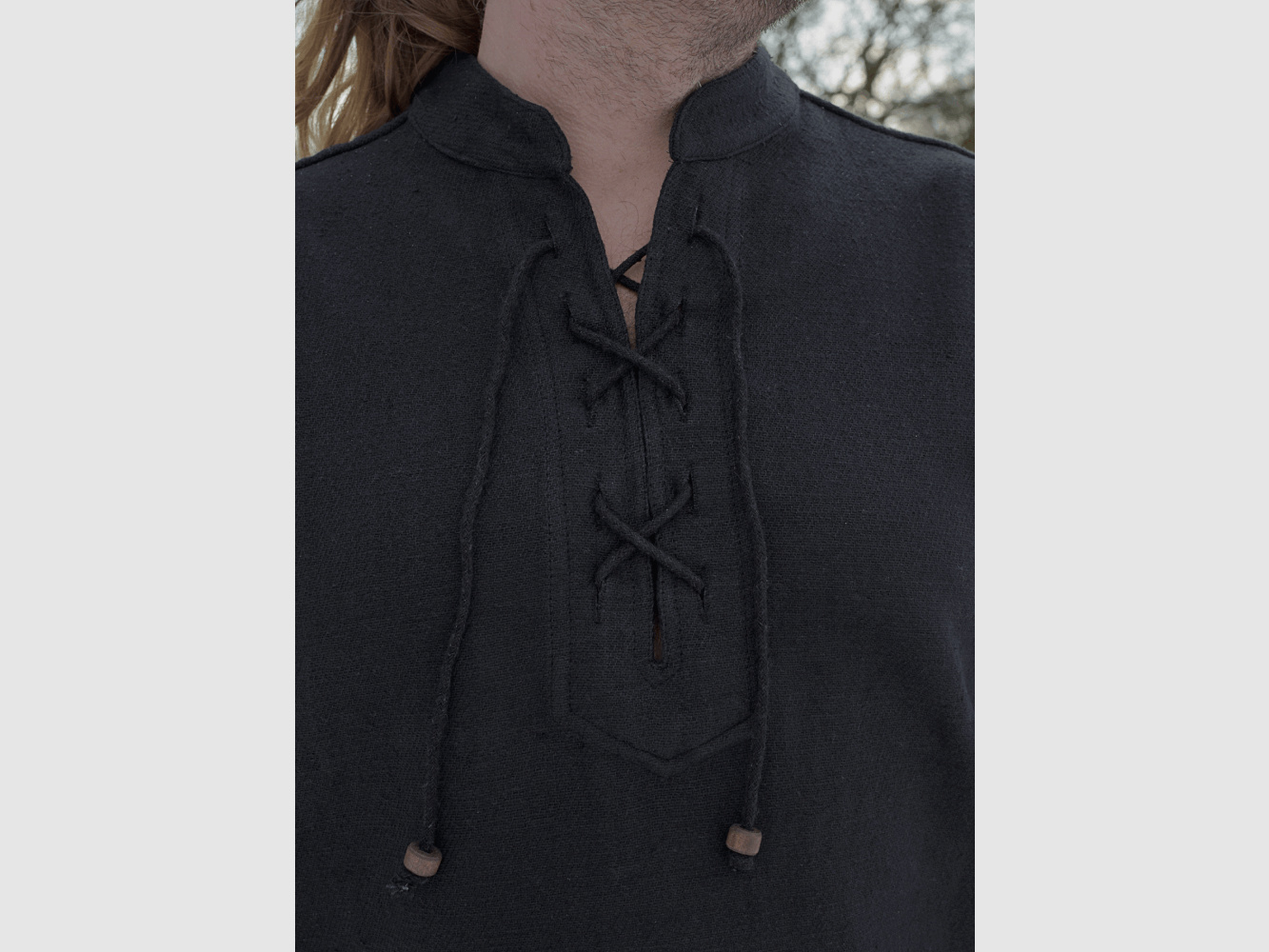 Camicia medievale pesante, lacciabile, tessuta a mano nera