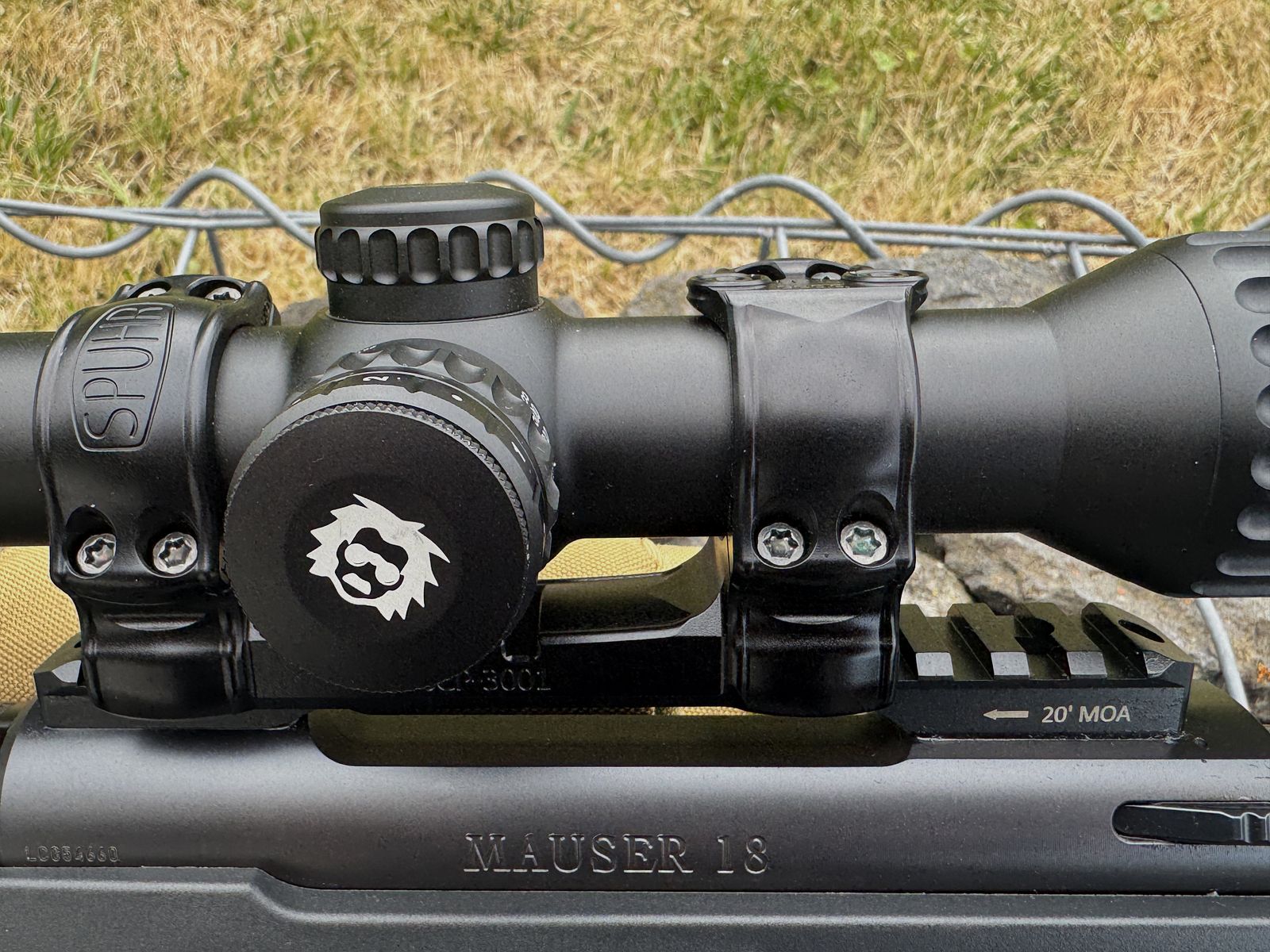 Mauser M18 Standard, .300 Win. Mag. - LL 51 cm. Mit Zielfernrohr 2,5-15x50 HD. gebraucht - neuwertig