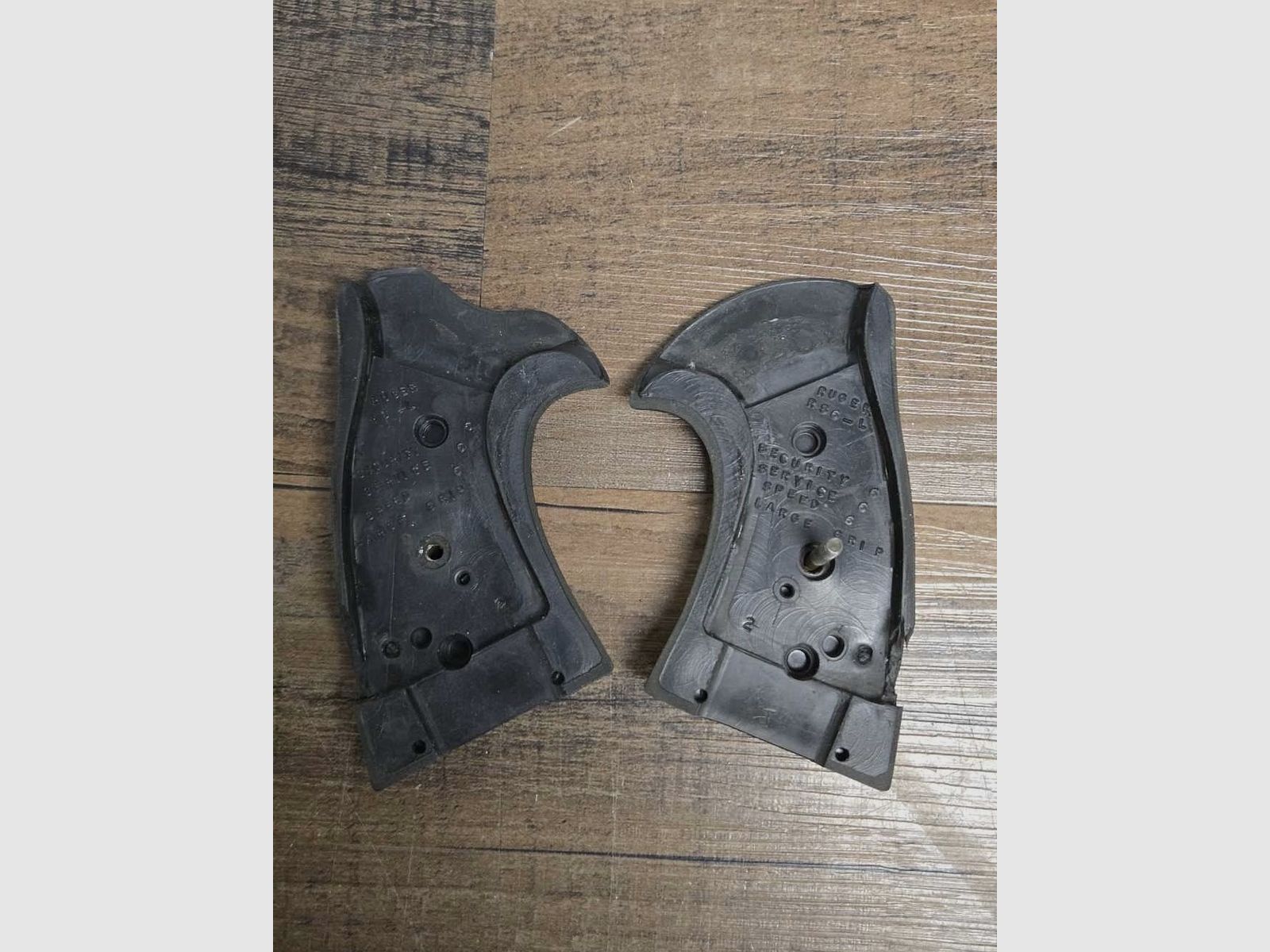 Pachmayr impugnature per Ruger Security/Service/Speed Six
