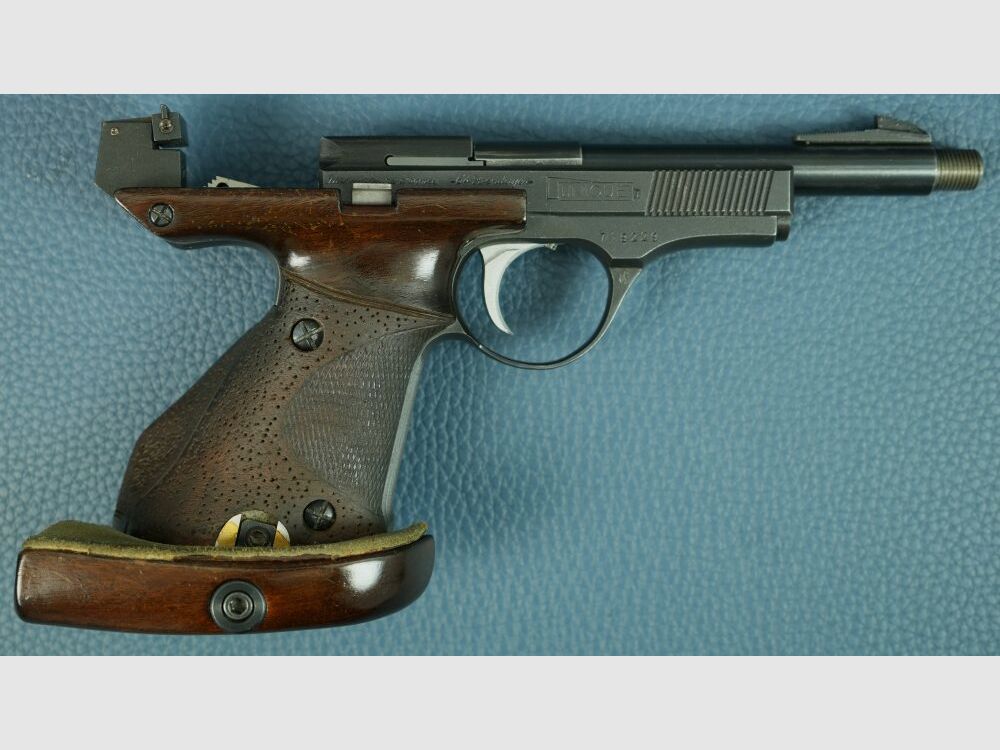 Unique D.E.S. 69 .22lr