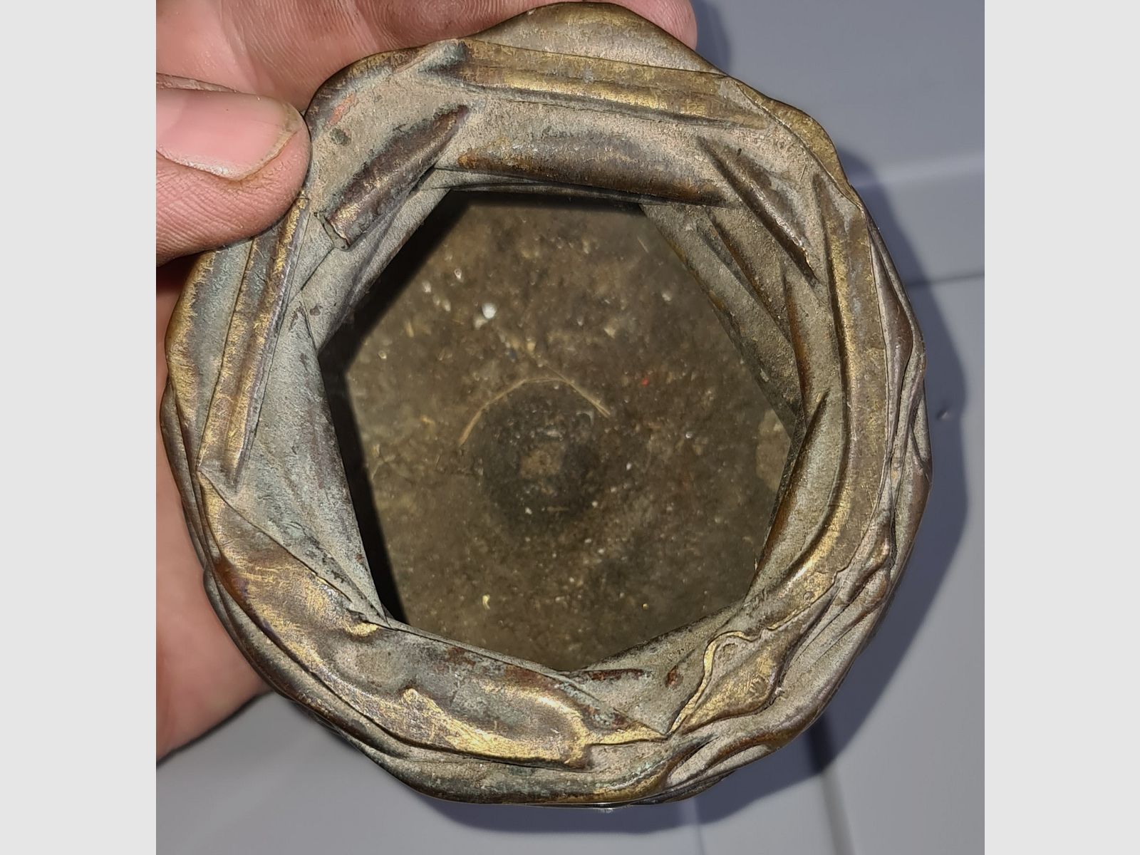 SEVERAL DECORATIVE ITEMS FROM THE WEHRMACHT ERA 1939 - 1945 / ASHTRAY, MEDAL, LAPEL PIN, PIN, STAMPING IRON, STAMP, GRENADE, SHELL, FLACK, SHELL, CARTRIDGE, SS, HJ, SA, WAR, METAL,