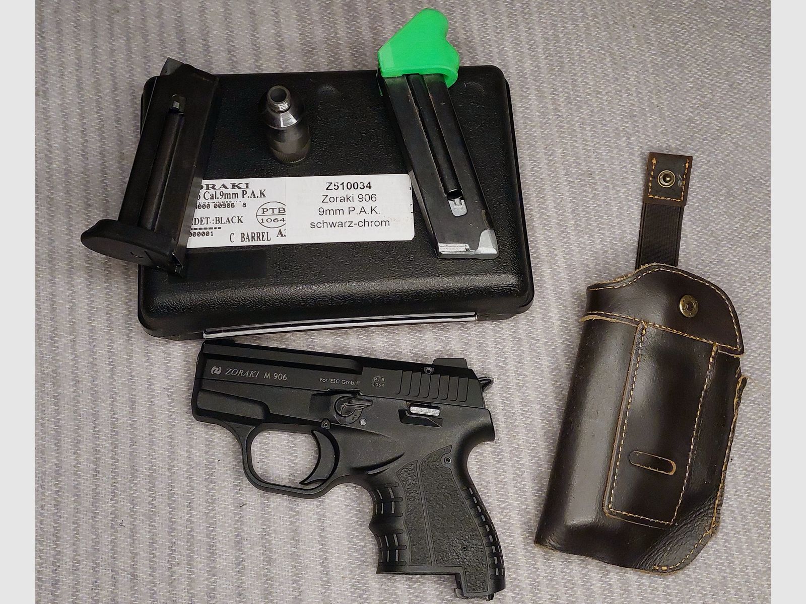 Zoraki M 906 blank firing pistol 9mm P.A.K. (PTB 1064) with holster and 2 magazines