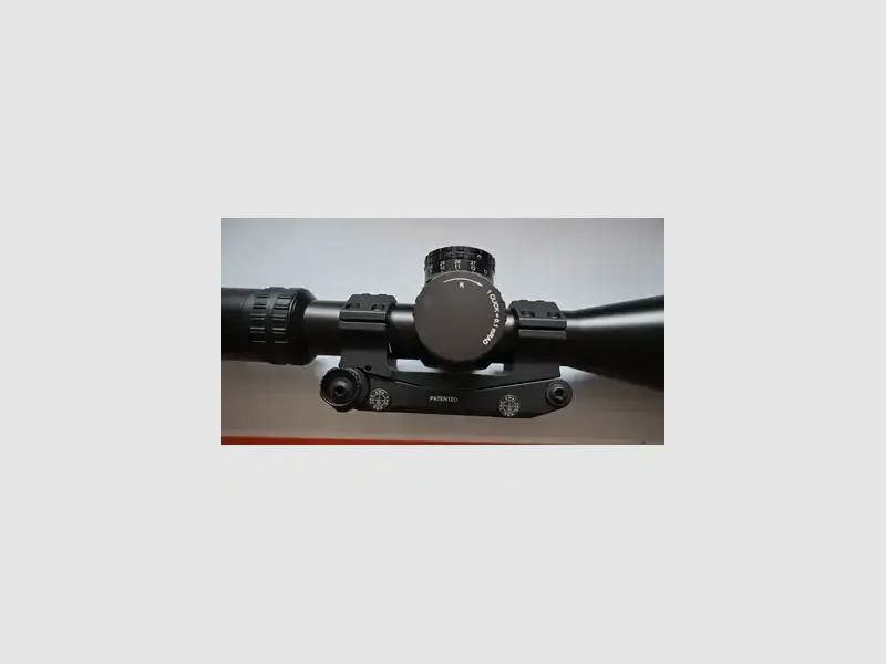 FORTMEIER M2002 .50 BMG cargador único con WL .408 CT y 300 WinMag
