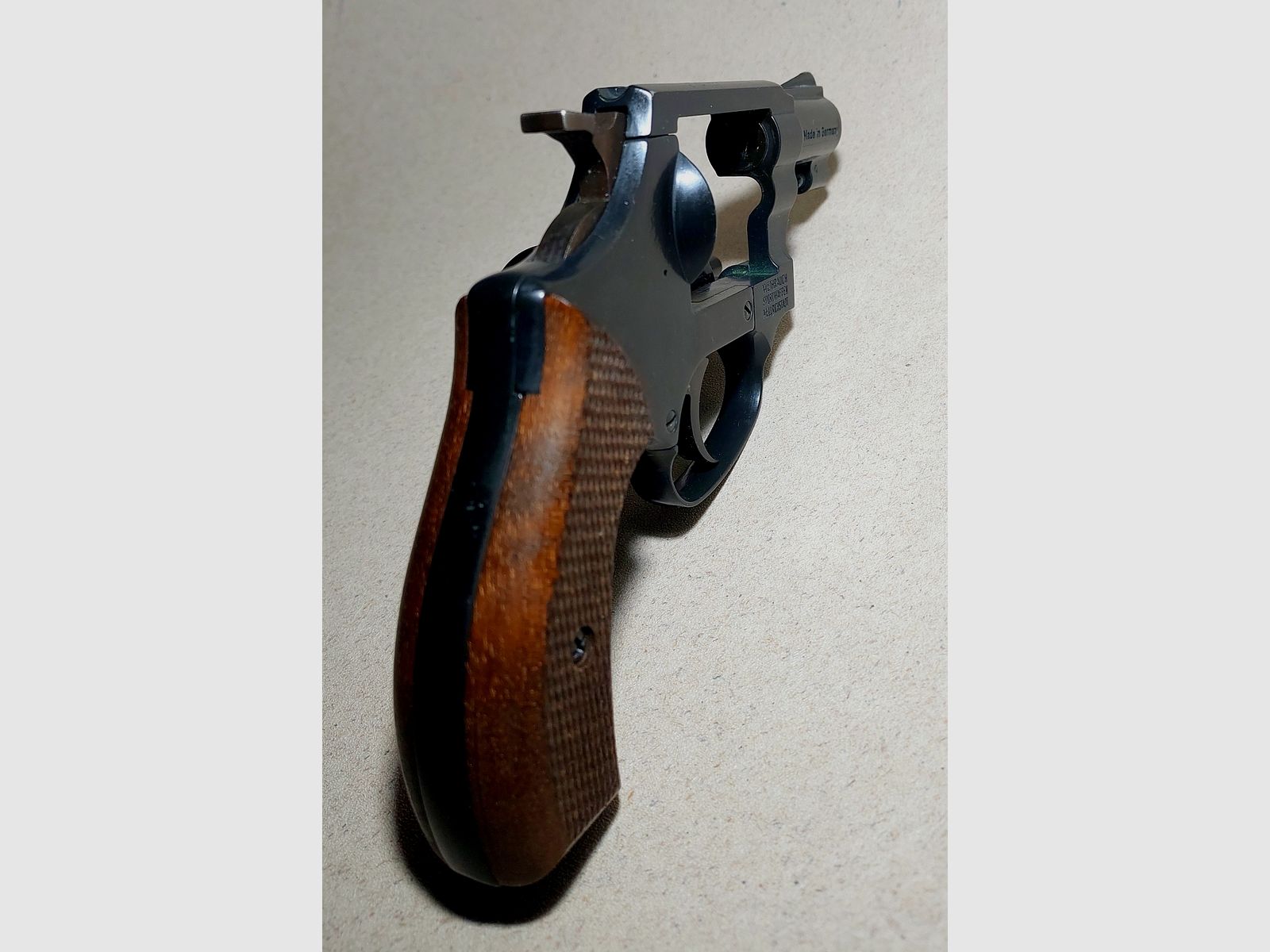 Weihrauch HW37 cal. 9mm R.K. (PTB 887) mit Holzgriffschalen OVP sehr gut erhalten.