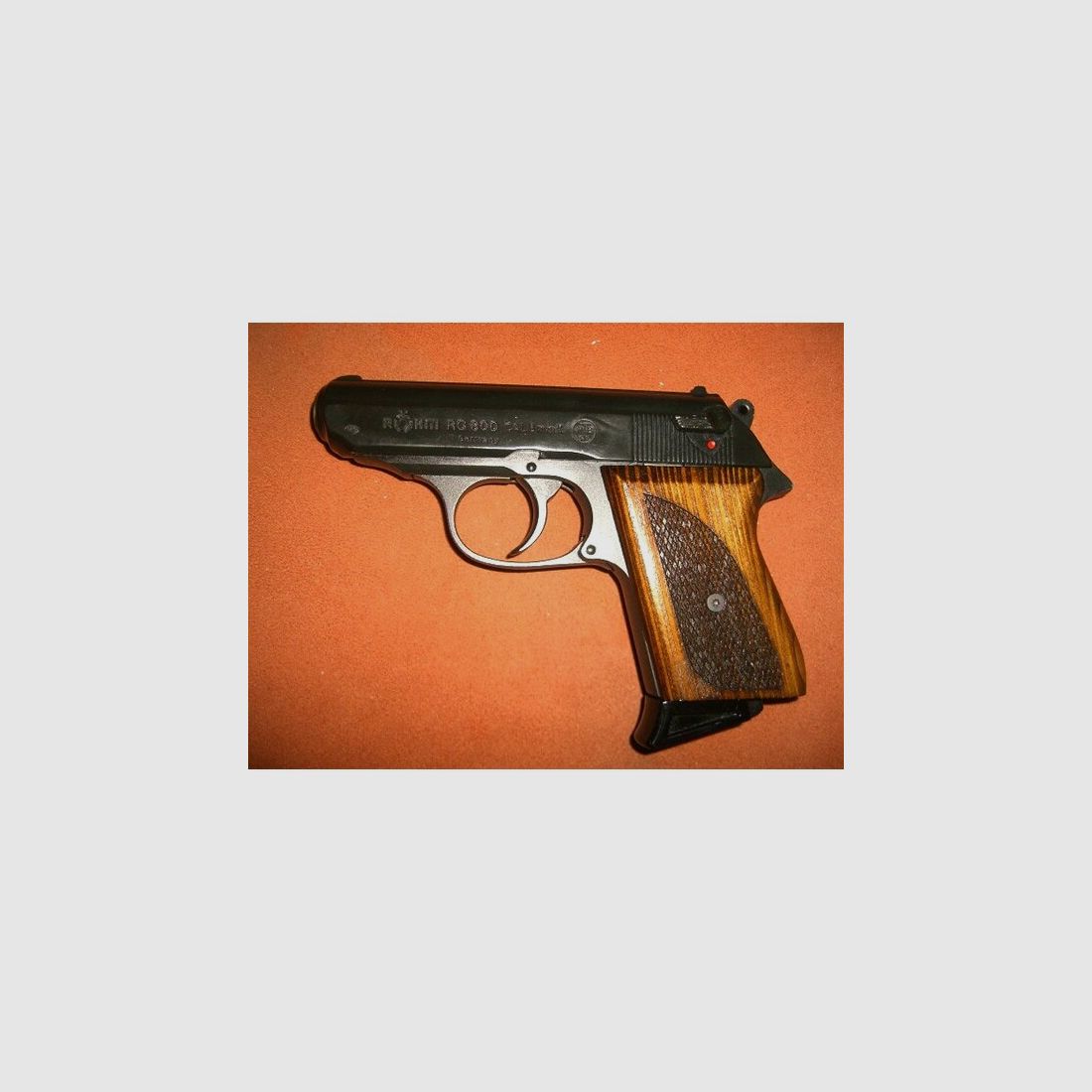 schöne Röhm RG 800 mit Holzgriffschalen