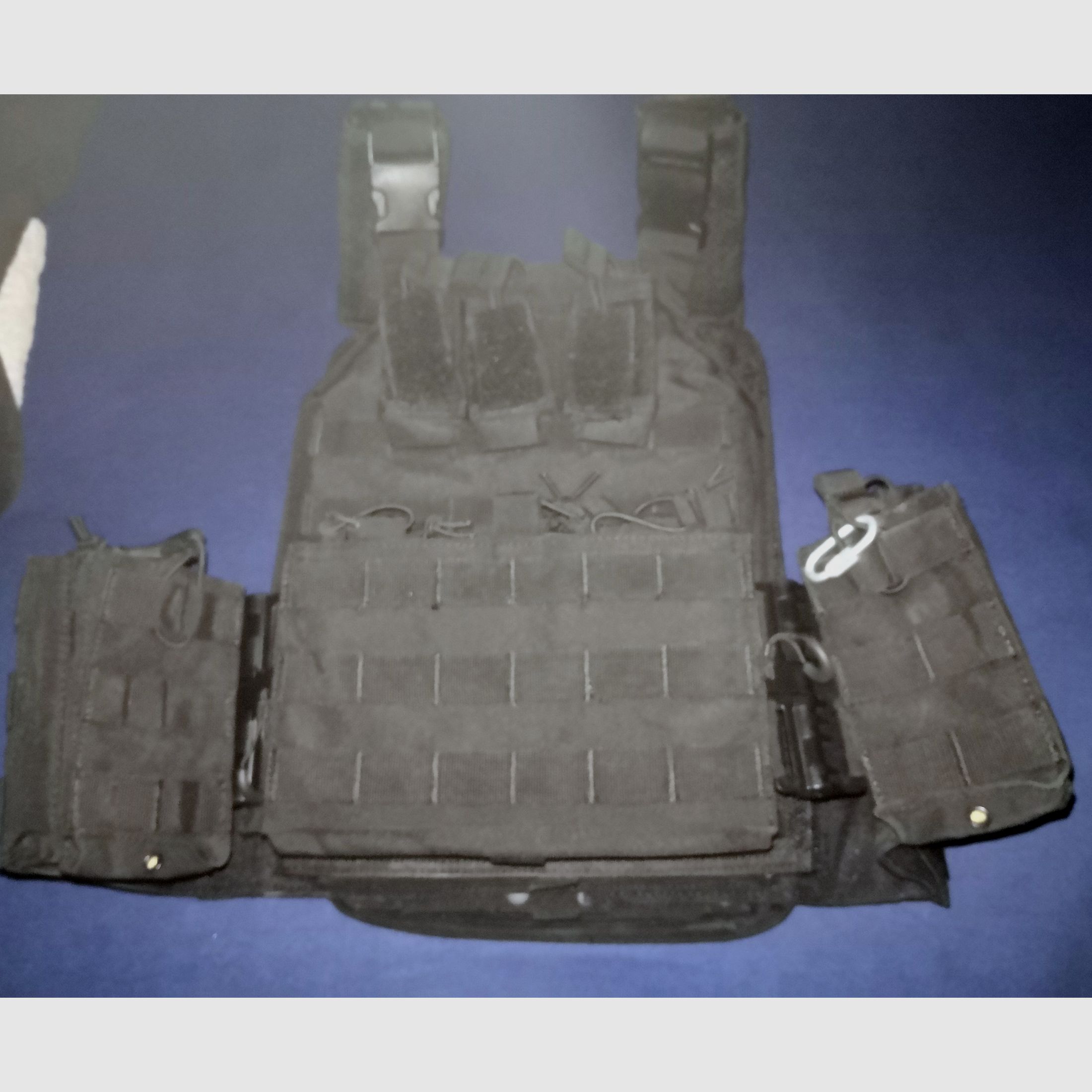 Gilet tactique Katlock noir avec poches supplémentaires