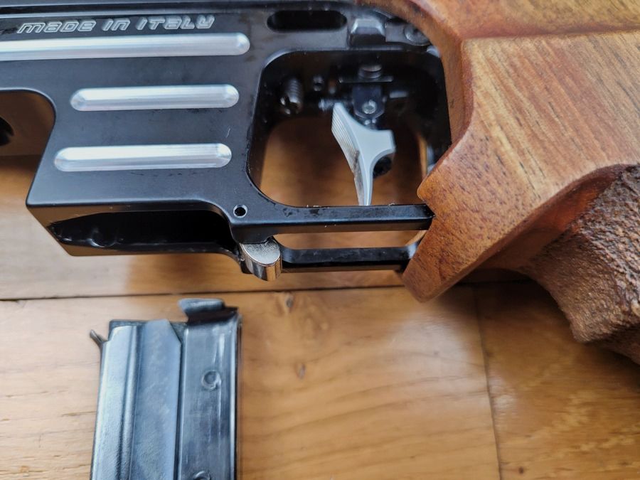 Wettkampfpistole PARDINI – Modell SP20 NEW – .22 LR – Magazin 5 Schuss – Elektronischer Abzug – TBE, Bild 7 von 25
