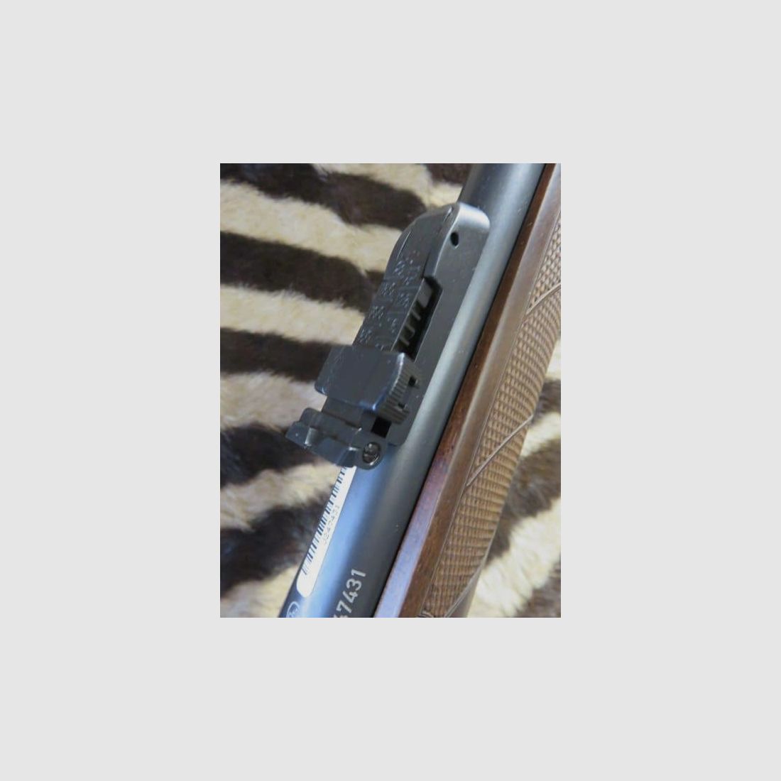 Carabina CZ 457 Luxe cal.17HMR canna 63 cm filettata 1/2×20, immagine 6 di 10