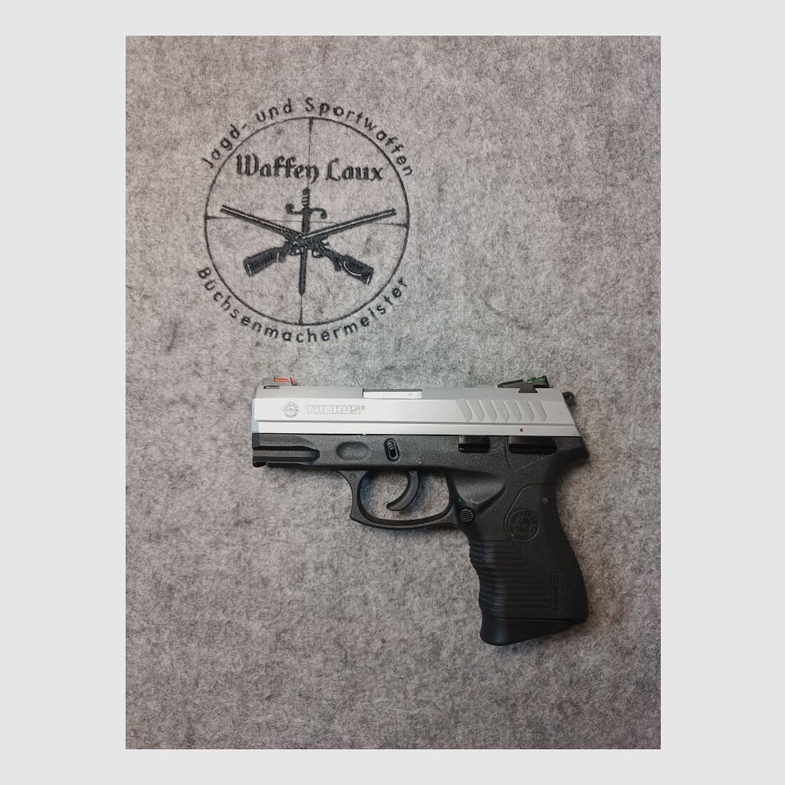 Taurus S.A. Brésil PT 809 C avec mallette et accessoires