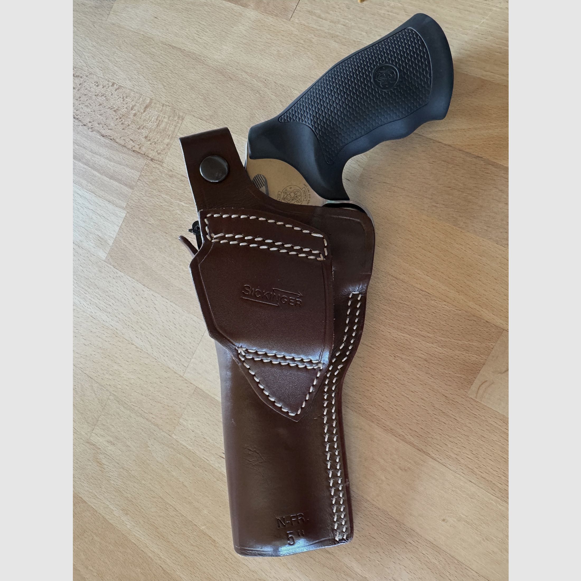 Smith & Wesson 629 Classic, 5"-Lauf. Sehr neuwertig