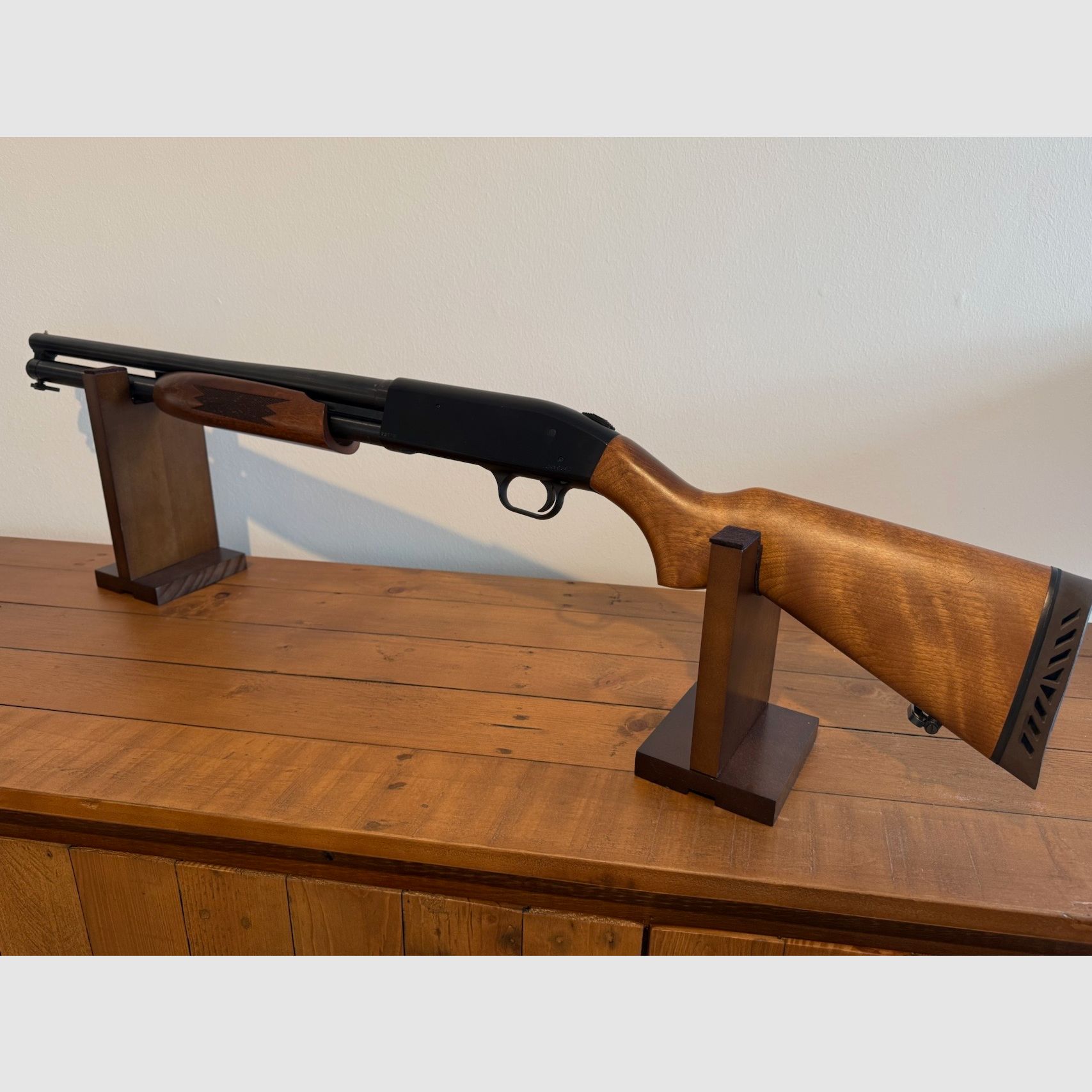 Repetierflinte Mossberg 500 A 12/76 Vorderschaftrepetierflinte NEUWERTIG