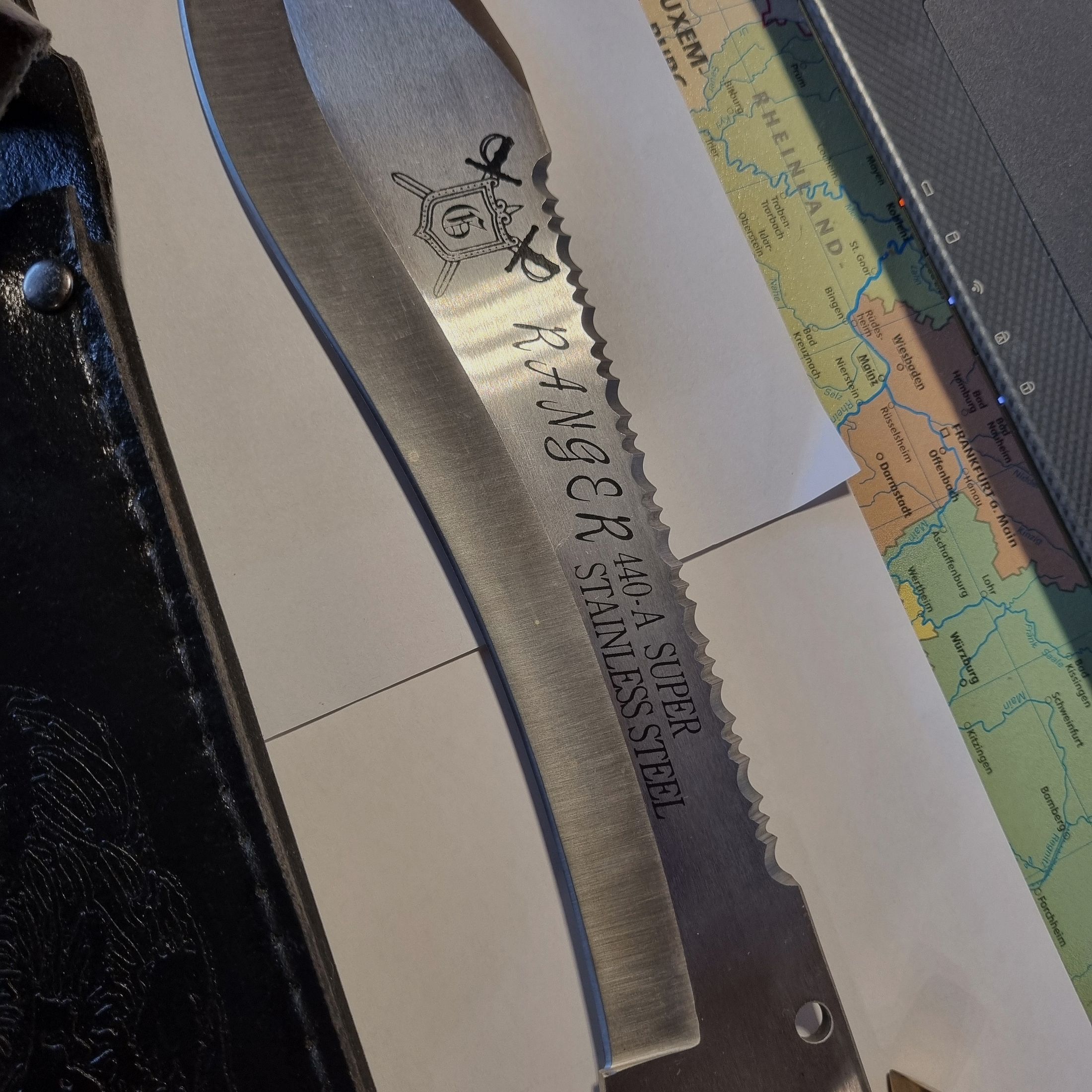 Messer MAGNUM RANGER 440-A Super, Bowiemesser, mit Sägezahnung Stainless Steel