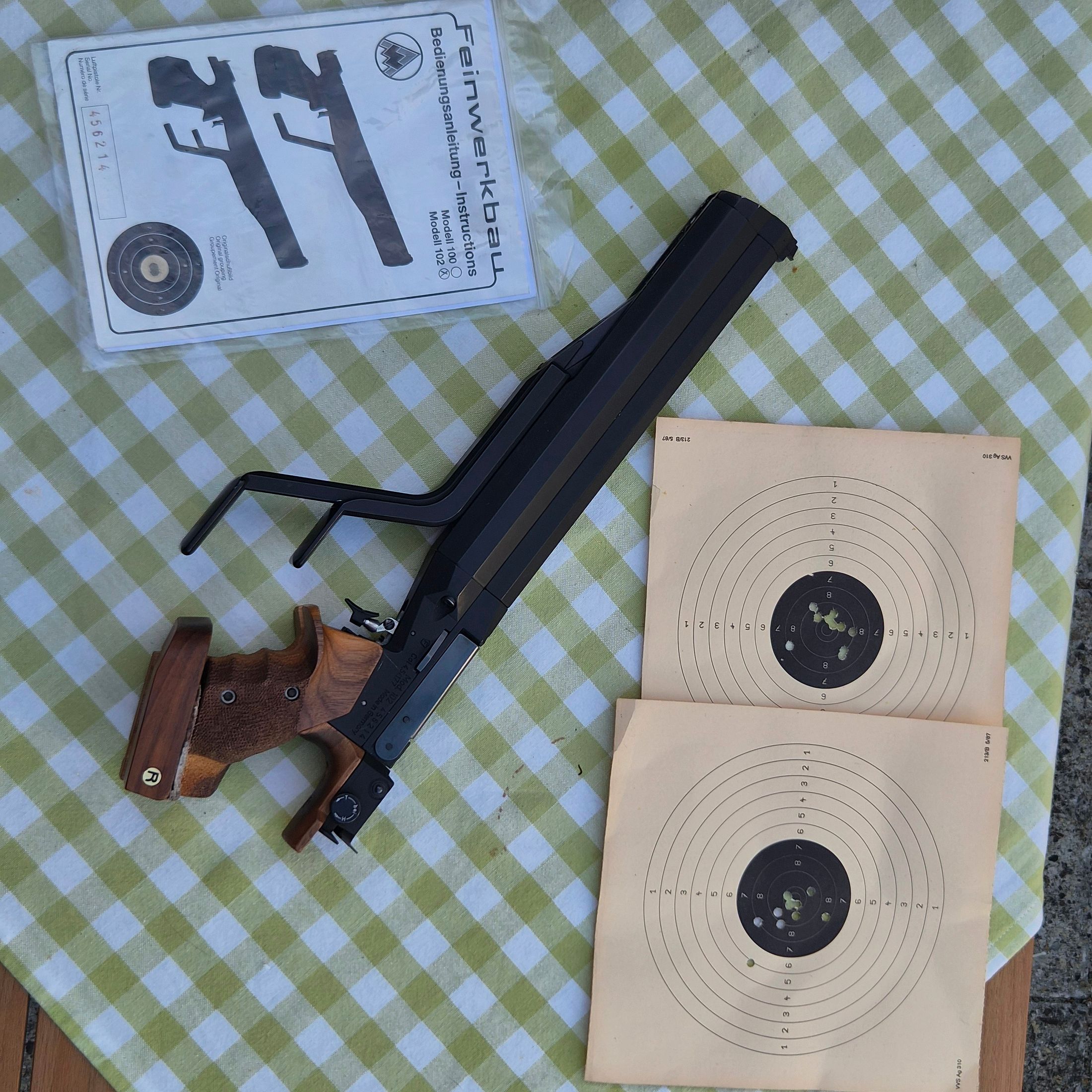 Pistola de competición Feinwerkbau Modelo 102