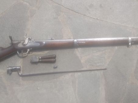 Lindner Podewils Gewehr Amberg mit original Bajonett und Kugelzange