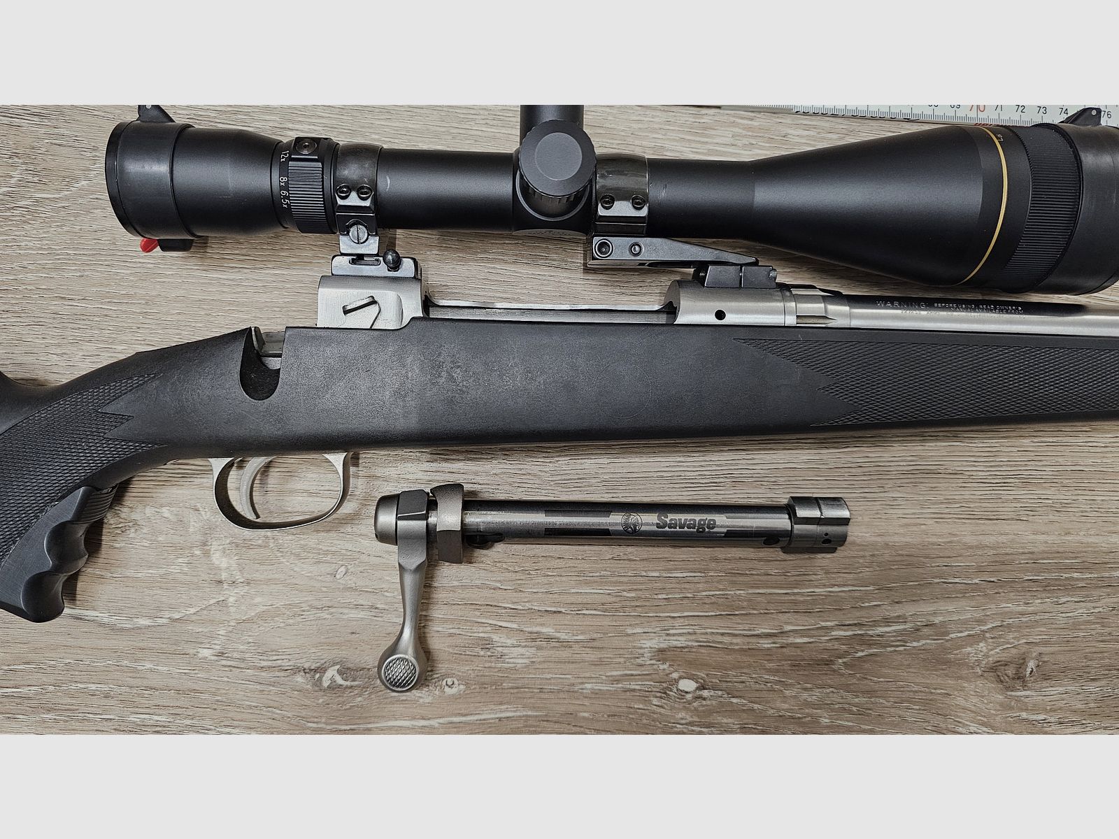 Fucile a ripetizione Savage Modell 116 calibro .338 WinMag con Leupold VARI-X III 6.5–20x50mm LR su montaggio girevole