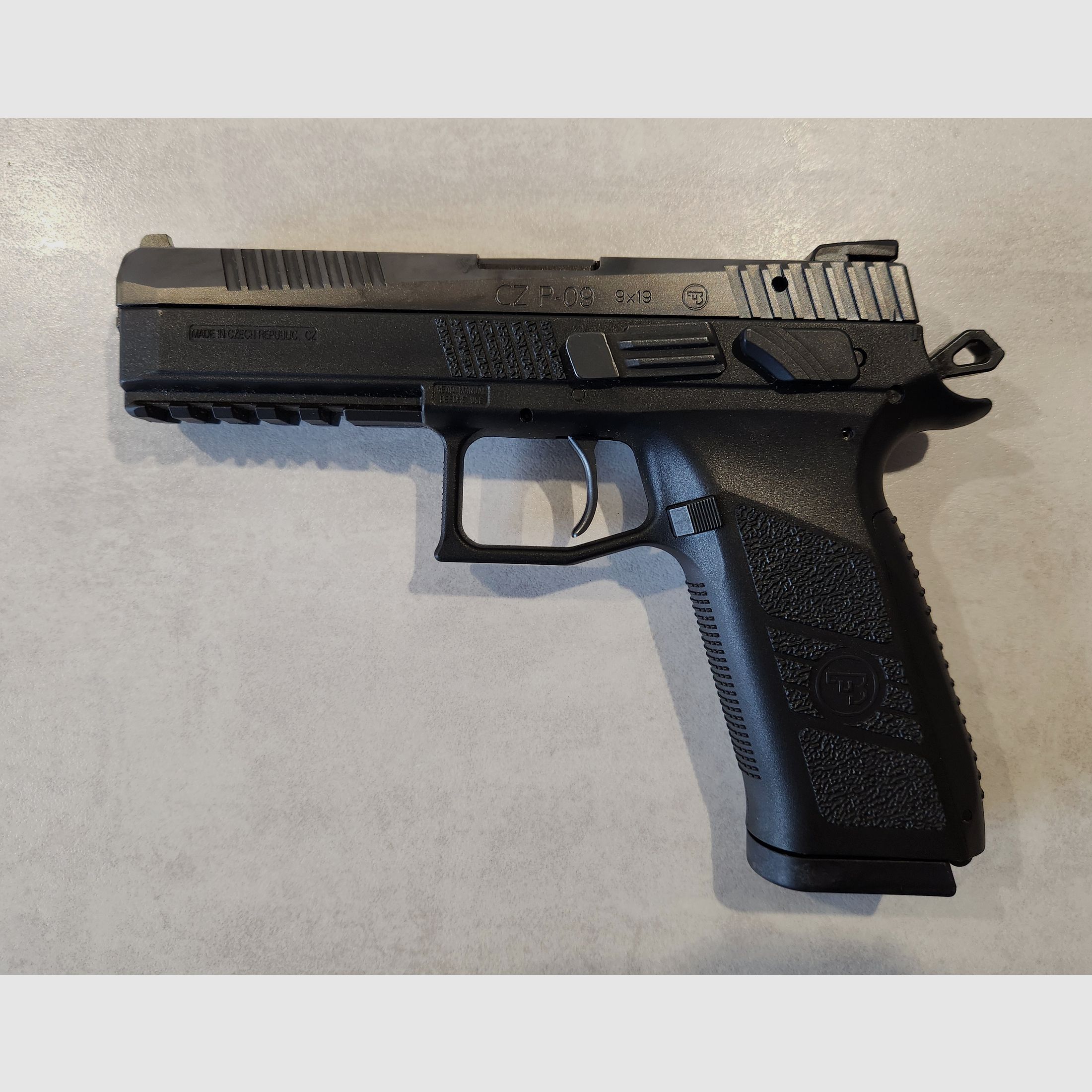 Neue CZ P09 und Munition