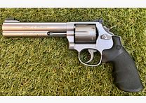Smith & Wesson 686 Target Champion with rubber grip panels .357Mag