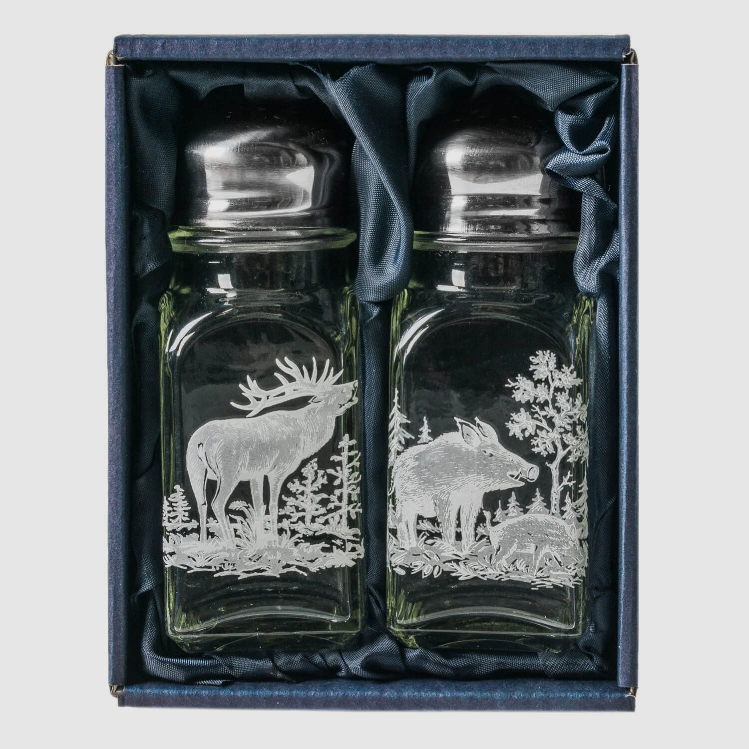 Hunting salt and pepper shakers