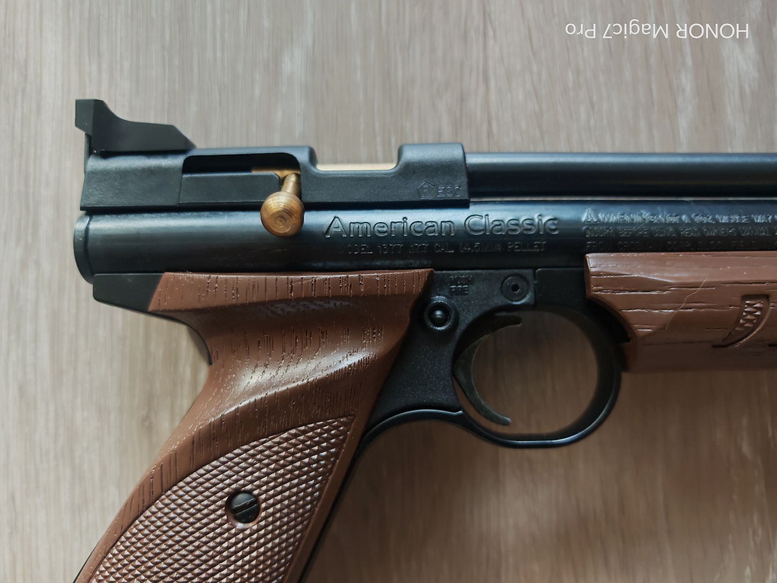 Starke Crosman 1377 Luftdruckpistole mit Koffer, wie neu!