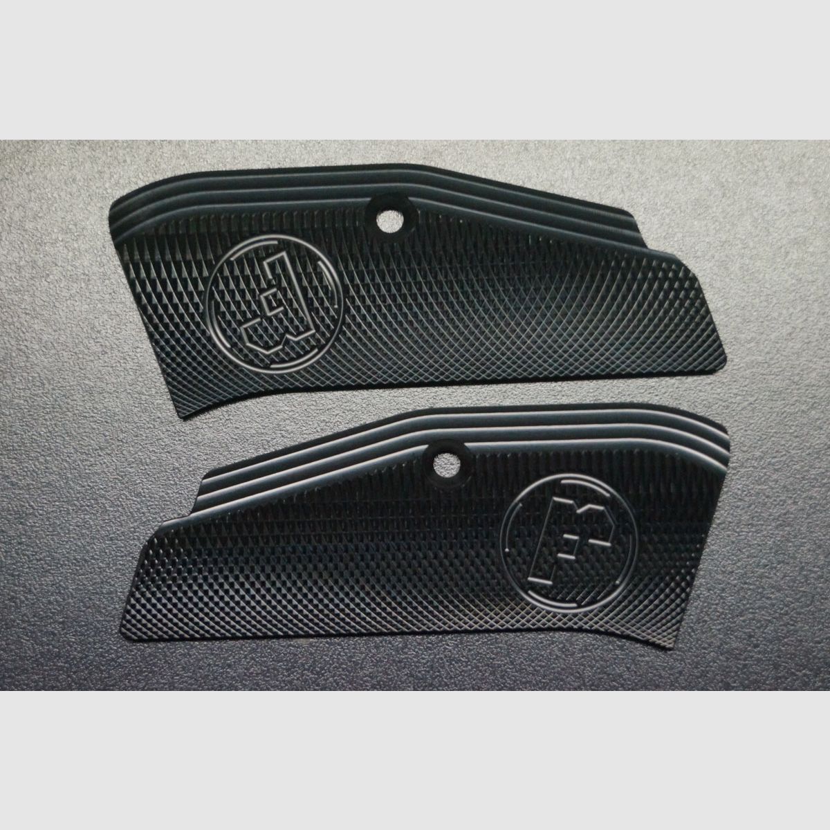 CZ TS2 Griffschale Black Lang, Bild 2 von 2