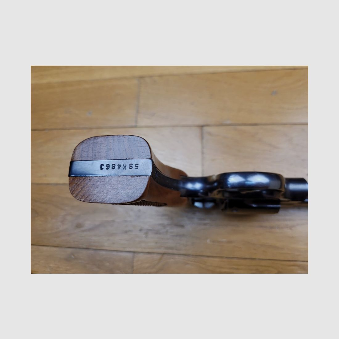 Sehr schöner Revolver Smith&Wesson Mod19-4 – Lauf 4 Zoll in .357 Mag – Hervorragende „pinned and recessed“ Verarbeitung vor 1982 – Unzerstörbar und Luxusqualität – Legende der Schießstände und der amerikanischen Polizei – Zustand hervorragend neu!, Bild 14 von 20