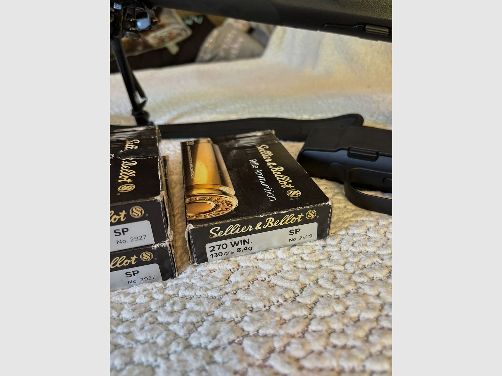 Blaser R8 270 Win – Komplettpaket inkl. Hausken Schalldämpfer, Leather Success Schaft (Kunststoff), 2 Bein, Munition