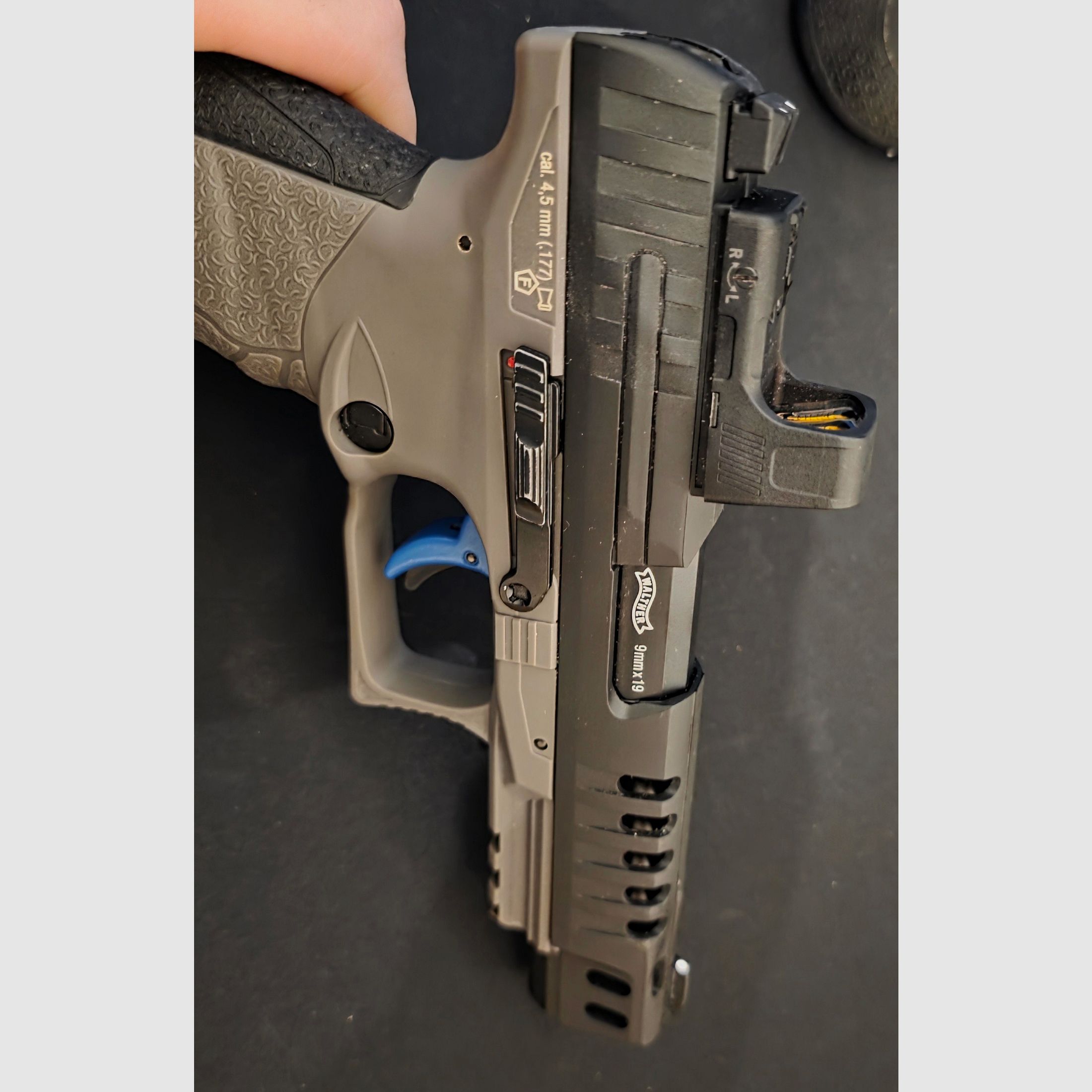 Walther Q5 Match 5" Combo Set - pistola a CO2 Blowback Diabolo da 4,5 mm