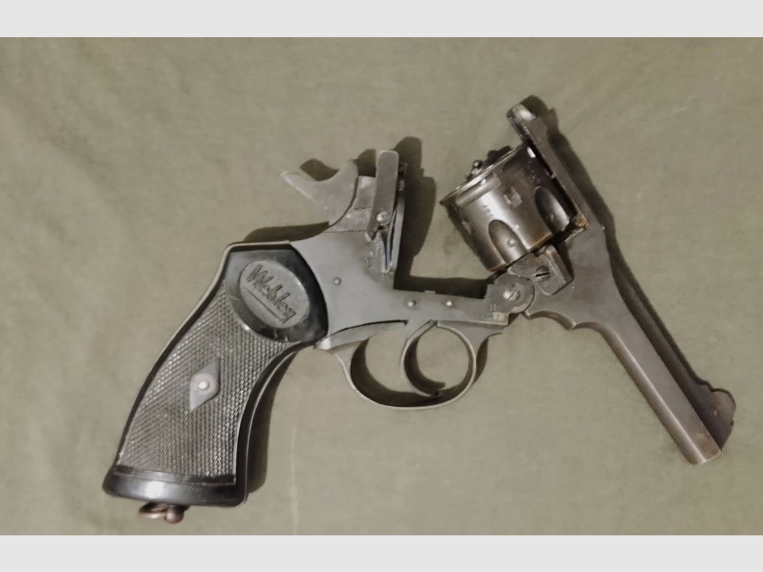 Original Webley Mark IV Revolver umgebaut auf 9mm Knall mit PTB und somit frei zu verkaufen ab 18 Jahre