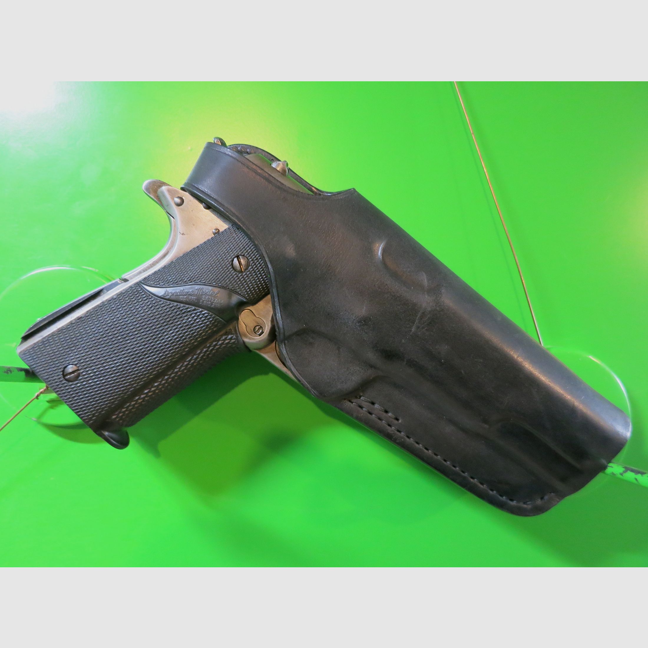 Gürtelholster  Pistole  Colt 1911 und ähnliche z. B. Glock, S&W 1911, Springfield 1911, Para Ordnance usw.