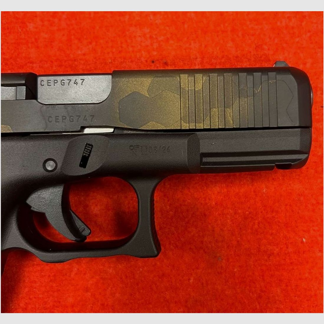 Glock Pistole 45 Mos Legacy Custom Edition Burnt Bronze Hexa Camo Kal.9X19, Bild 6 von 8