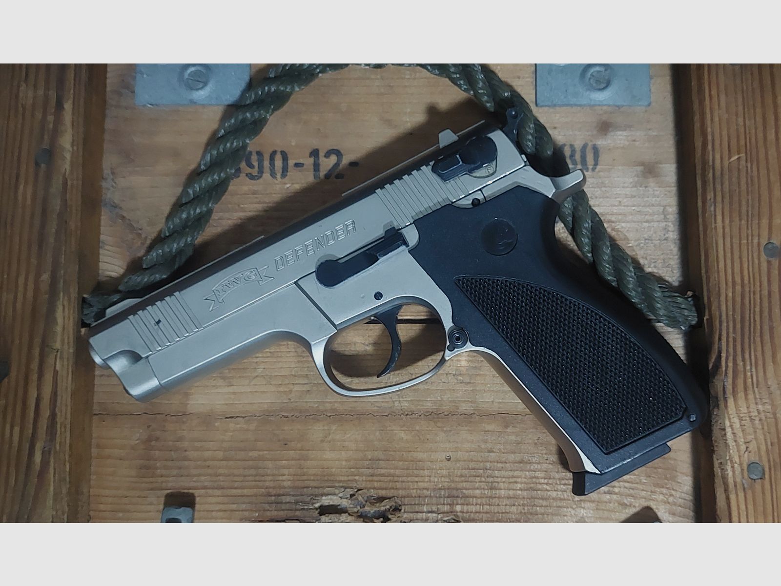 IWG Defender 9 mm P.A.K (PTB 727)