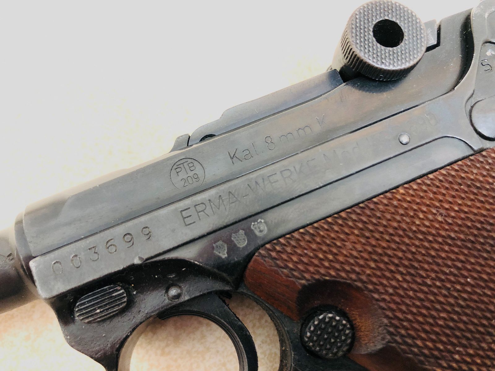 ••• Erma KGP 690 / pistola de fogueo / 8mm Knall / PTB 209 •••