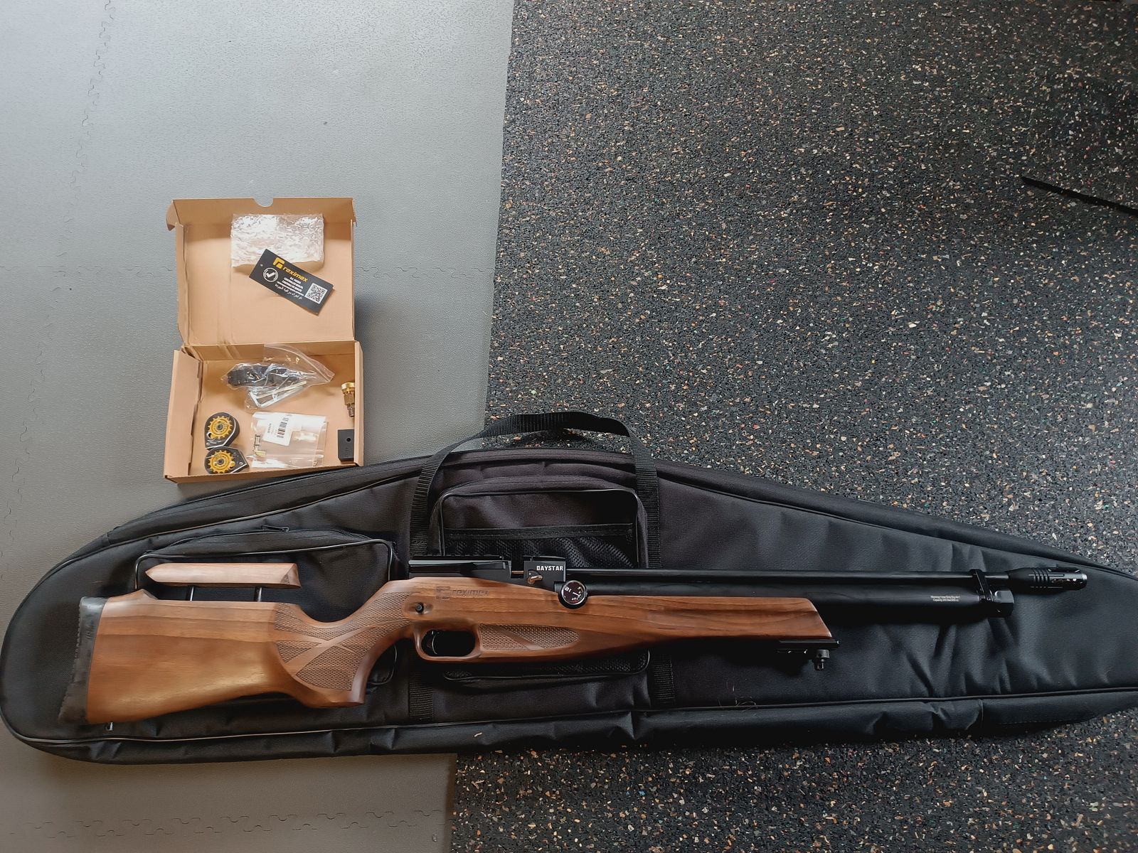 Reximex Daystar PCP-Fusil à air comprimé 4,5mm – Élégante crosse en noyer (marque F, comme neuf)
