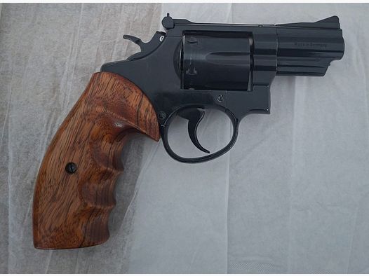 Erma egr 77 PTB 601 ben tenuto bene con impugnature combat