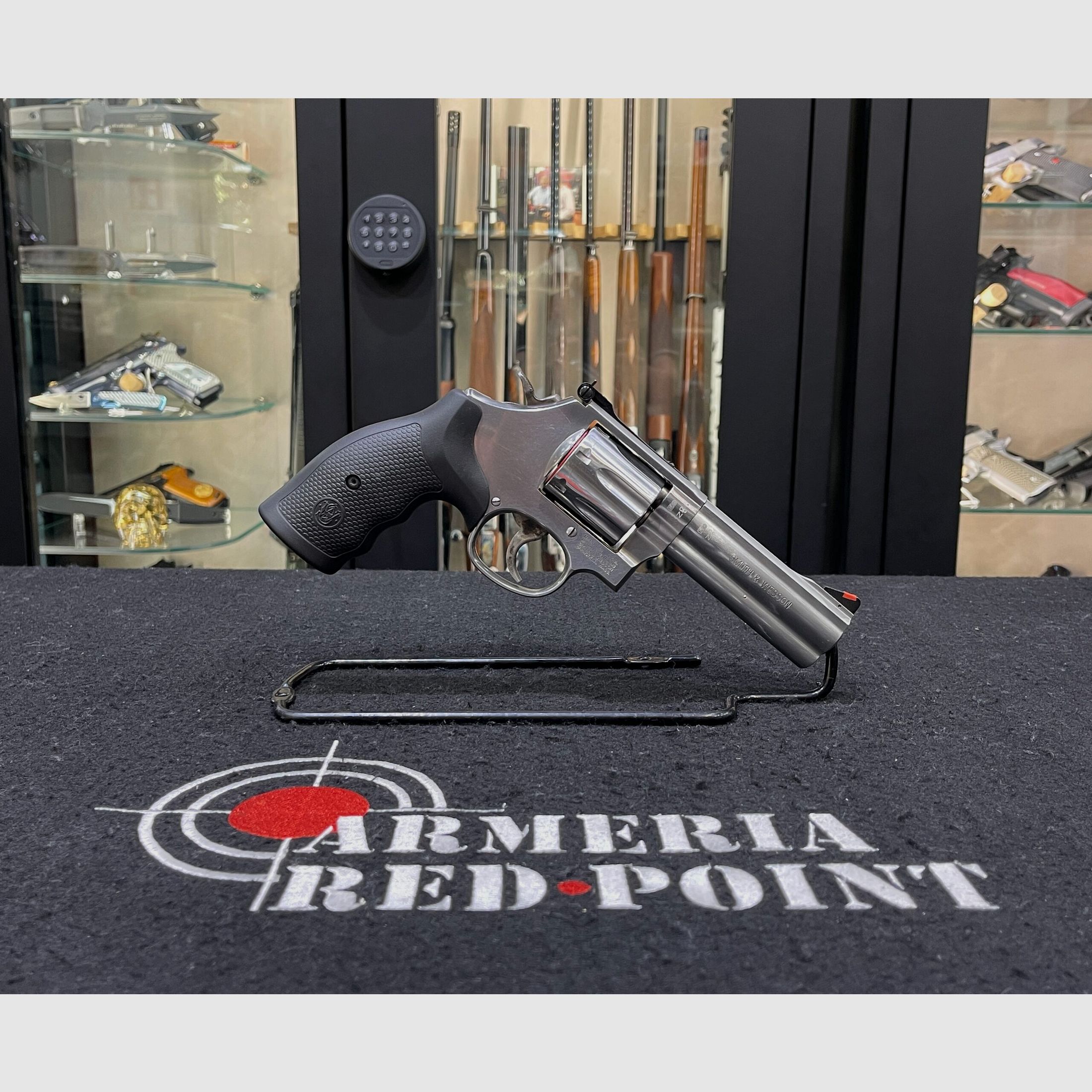 SMITH & WESSON 686 DISTINGUISHED PLUS 4”, immagine 6 di 12