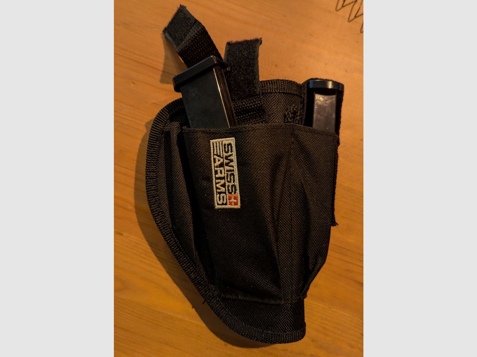 Umarex Walther P88 Compact 9mm Schreckschuss inkl. Holster, Ersatzmagazin, Abschussbecher, Reinigungsbürste, Transportkoffer und Ersatzteilset.