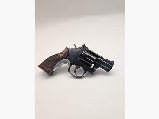 Smith and Wesson Revolver cal.38 Mod.15 Snub Nose 