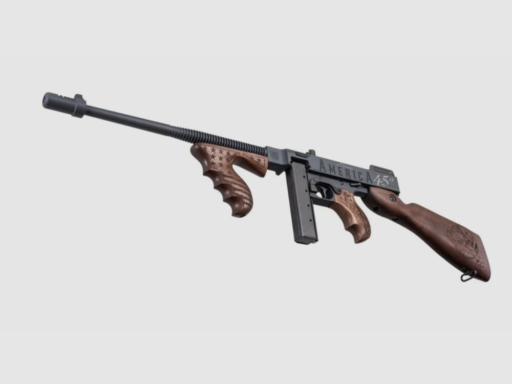 Auto-Ordnance 1927A1 Deluxe 16,5" Trump Salva l'America