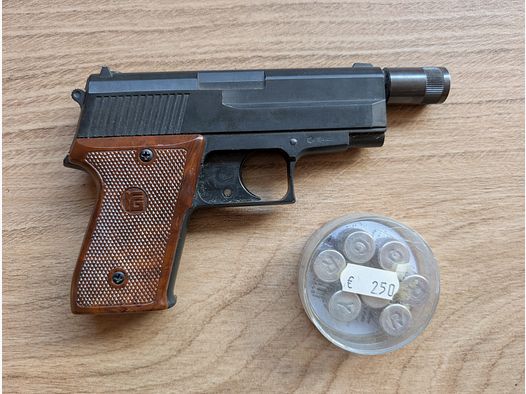 Röhm RG 800 - Erbstück inkl. Leuchtpatronen - sehr guter Zustand 